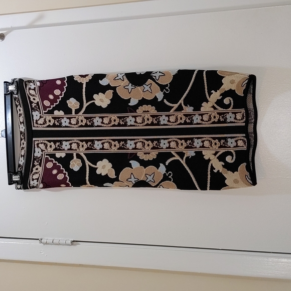 Fay’s skirt and Elyon crop top Ronny Kobo - Picture 4 of 10